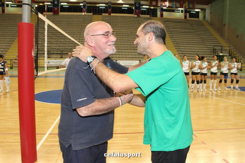 111030 volley 050_tn.jpg